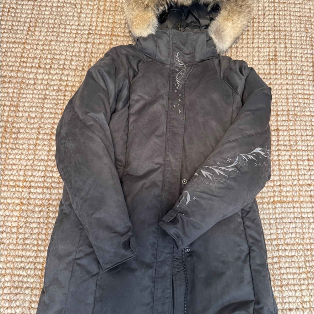 Cabela's Gray Goose down Winter Coat with 100% Coyote Fur Ruff. Size L.